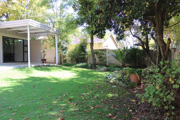 This beautiful home located in the leafy suburb of Blairgowrie close to Sandton and Jan ...