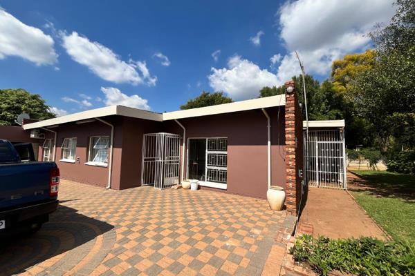 Property with 4 bedrooms, 3 bthrooms, main bed with aircon, 2 ensuit, living room ...