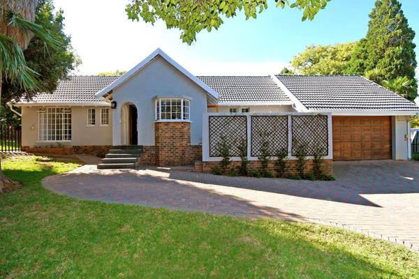 Charming &amp; secure home situated in Bryanston East / Petervale.

This home is in pristine condition offering a great lifestyle to a ...