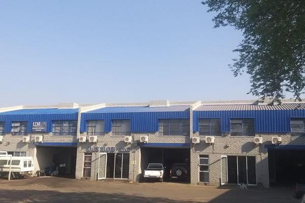 3 x Factories of 418 square metres each for sale in Booysens, Pretoria, i.e. a total of 1254 square meters. These factories are under ...