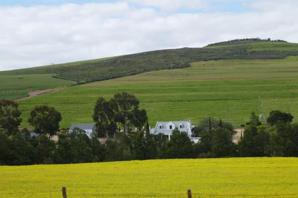 Set amongst rolling hills and canola fields in the fertile Van der Stel Pass valley just outside Villiersdorp and en route to Bot ...