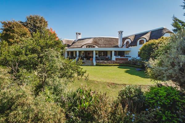 Exclusive Mandate.

This luxurious property enjoys an enviable position, overlooking the Montagu fairways, in a quiet area within the ...