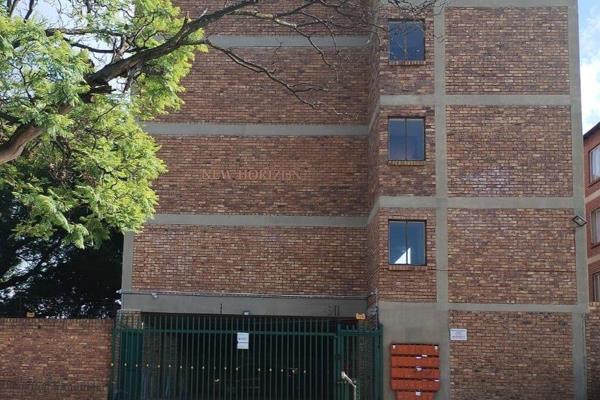 2 apartment/flat for sale in Pretoria West
Floor: 53 sqm

2 Bedrooms: all ...