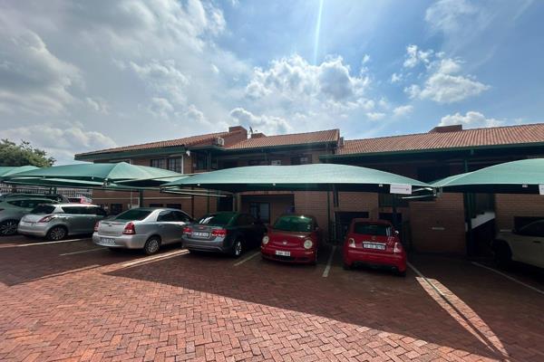 Modern Office Space in Highveld, Centurion

Located in the coveted area of Highveld, Centurion, this spacious 99m2 office property ...