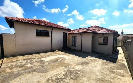 3 Bedroom House for sale in Klipfontein View