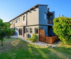 Townhouse for sale in Summerstrand