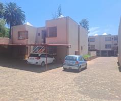 Apartment / Flat for sale in Houghton Estate