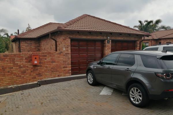 Secure stand alone Pet friendly townhouse in Radiokop, comprising 2bed, 2bath with a ...