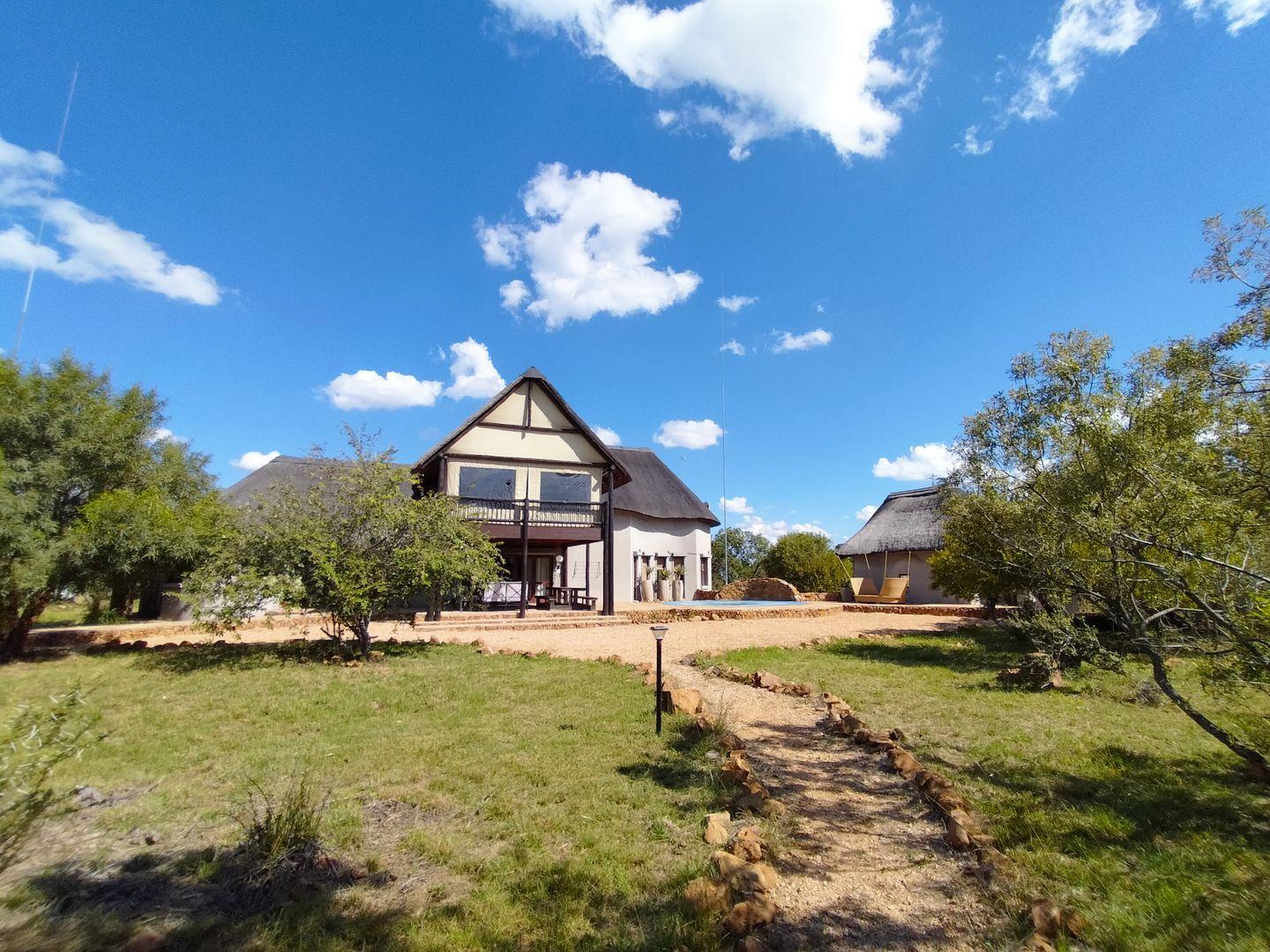 3 Bedroom House for sale in Mabalingwe Nature Reserve - P24-114317686