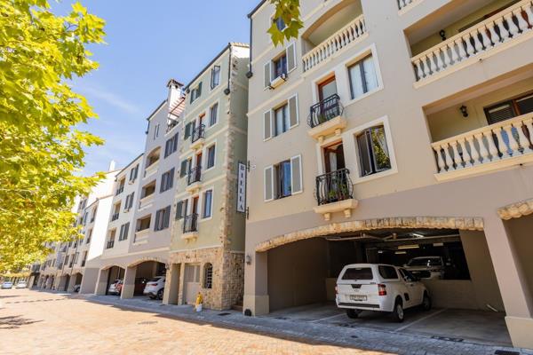 Welcome to your dream apartment located in the highly sought-after Bella Rosa security estate. 

This stunning 3 bedroom apartment ...