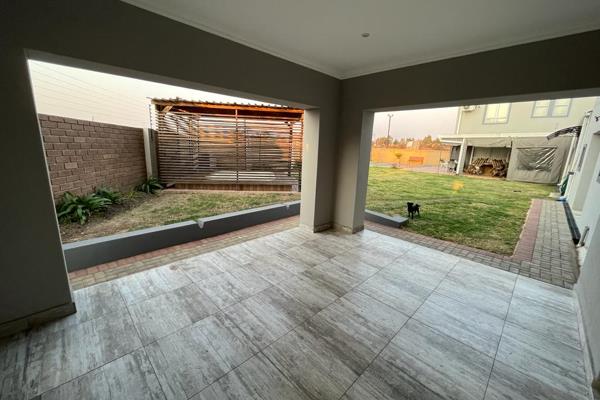 House to rent in Riverspray Lifestyle Estate
This modern, double storey house offers the following feautres:

Upstairs:

3 ...