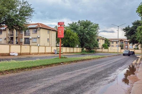 For Sale is a 2 bedrooms flat with 2 bathrooms
This apartment which is exclusively marketed by RE/MAX Bushveld is situated on the ...