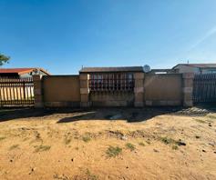 House for sale in Daveyton
