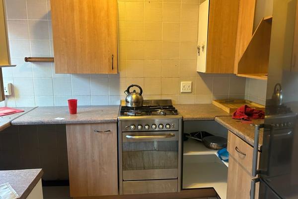 A rare germ to find in windsor!! RECENTLY RENOVATED AND WELL MORDENIZED 
This beautiful apartment offers a very nice kitchen, with ...