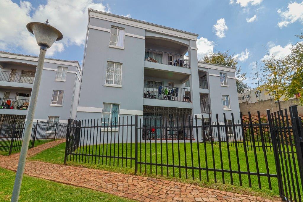 2 Bedroom Apartment / flat for sale in Northcliff - P24-114324626