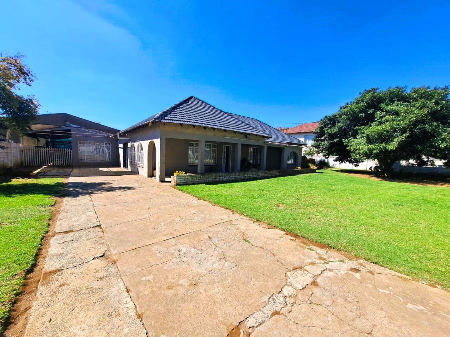 3 Bedroom House for sale in Vereeniging Central - P24-114325154