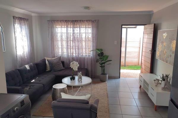 The luxurious Sky City district of Johannesburg is home to this lovely home, which is nestled away and furnished with contemporary ...