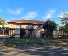 House for sale in Leeuhof