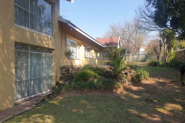 A well looked after 5 Bedroom house with 3 bathrooms and ensuite, located in a boom area in Gresswold Johannesburg.