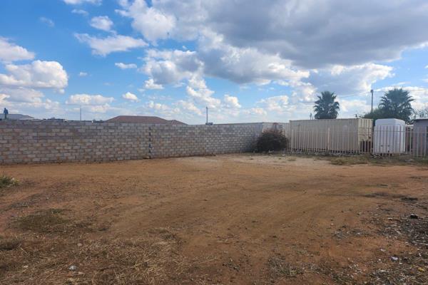 This vacant land in Mohlakeng, Randfontein is available for development.
Please call me to arrange your viewing!!!!