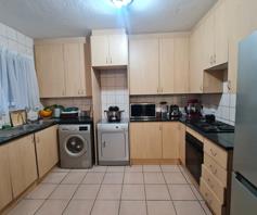 Apartment / Flat for sale in Helderwyk