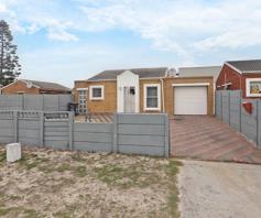 House for sale in Strandfontein