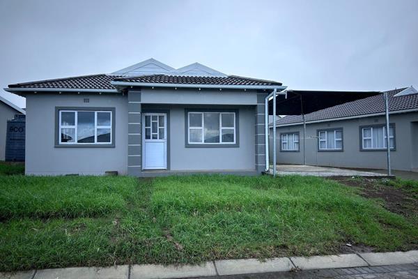 A home that has never been lived in and in a sought after development in Gonubie.  With a few free standing units left in this ...