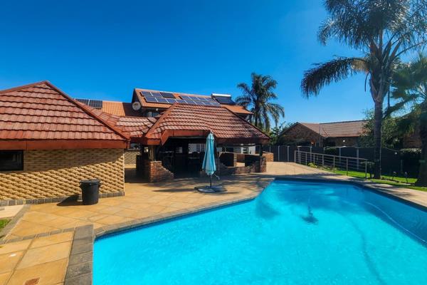 Double storey //garden cottage              
                   38 panel solar system!!!                     Step into the ultimate entertainer&#39;s paradise with this magnificent multi-level home, designed to elevate every moment of socializing and relaxation. Perched on ...