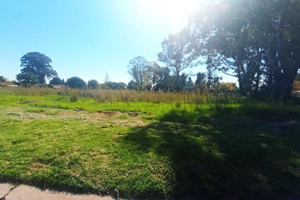 * Massive vacant land spanning 8838m2,  ideal for development

* Zoning is Residential 3

* One water connection  on the stand

* ...