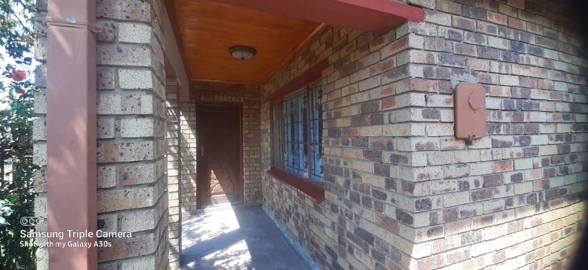 2 Bedroom House for sale in Embalenhle - P24-114335447