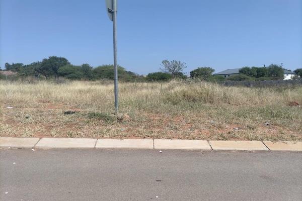 Valuable Stand for R1 950 000.00

Empty stand in Bendor next to woodlands Estate 1408m2 fully rezoned to build units

for more info ...