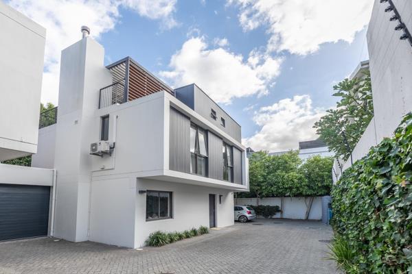 Architect designed, Contemporary, Sophisticated Luxury in a prime location in Newlands.
No Transfer Duty 

This exclusive freehold home ...