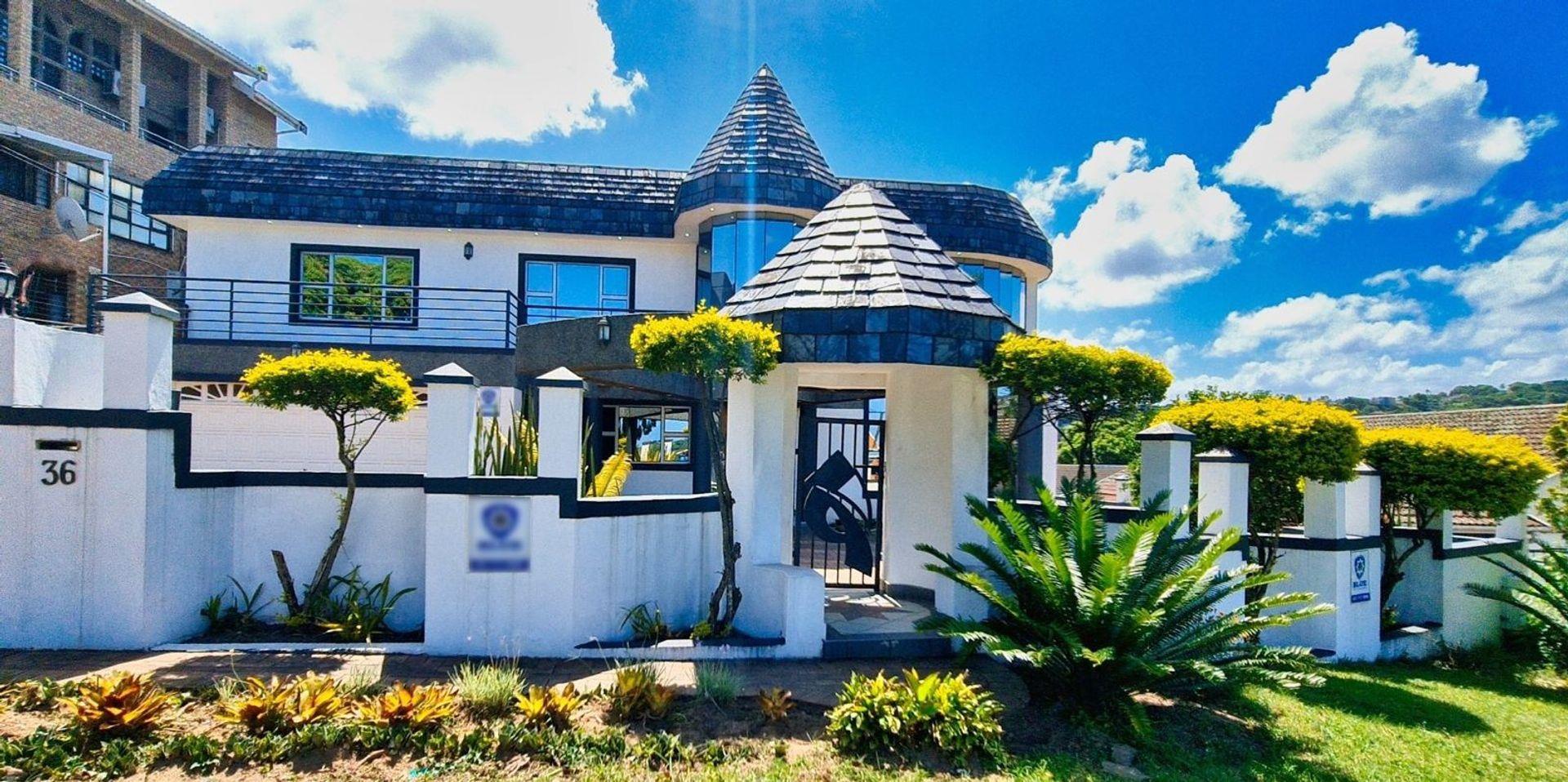 5 Bedroom House for sale in Umhlatuzana P24114337954