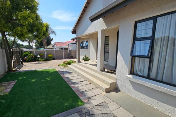 Price reduced to R3 170 000

This is a beautiful  4 bedroom House, with double garages, garden etc.

This property also comes with ...