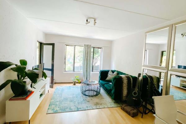 CALLING INVESTORS OR FIRST TIME BUYERS

Sunshine filled one bed apartment in a popular ...