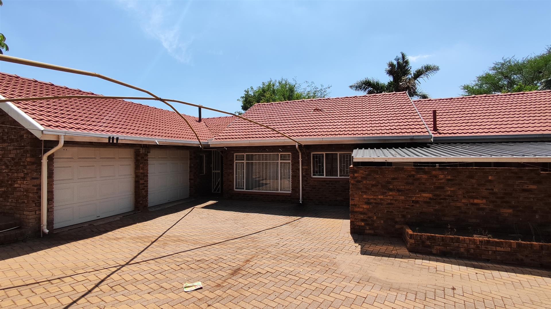 3 Bedroom House for sale in Norkem Park P24114245044