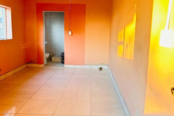 Small 1 Bedroom bachelors flat to rent
This property is ideal for a single person ...