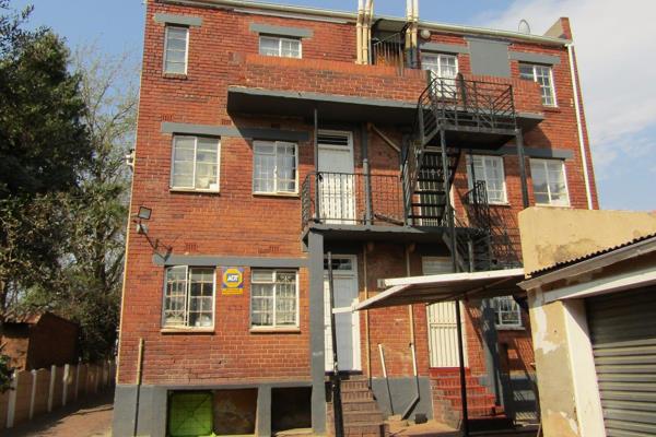 Full title building for sale in Rosettenville.

Fully occupied, consisting of 4 x ...