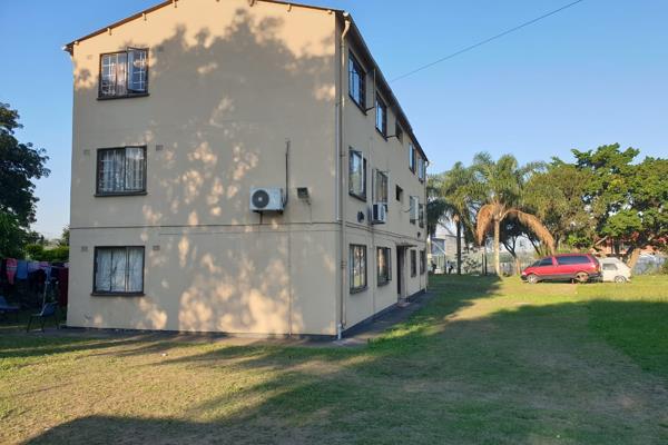 Jazmax Phoenix presents this lock up and go home that is on ground floor. This unit has 2 bedrooms , kitchen , spacious lounge and a ...