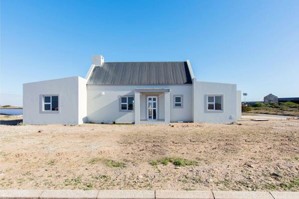 This newly build almost finished 3-bedroom house is situated in Saldanha Hoogland Estate, with 24 Hour Boomed Security. 
In this Safe ...