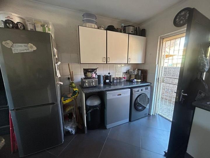 4 Bedroom Townhouse for sale in Glen Marais - 20 Dann Road - P24-114346353