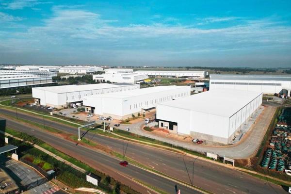 New distribution centre to rent in secure logistics park, close to Pomona on/offramp ...