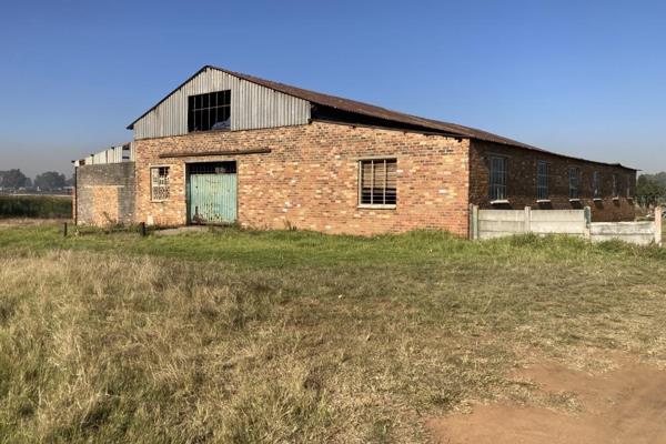 32 Ha Vacant Land with water though out the year for farming opportunities or any project which needs water. There is a big warehouse ...