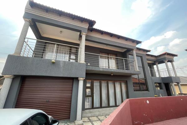 Powerville

Look at this beautiful house!!!

Do not miss out on this Beautiful property 
 
Financial Planning: 
R 1 300 ...