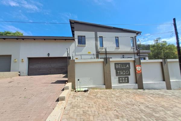 Very nice 3,5 bedroom and 2,5 bathroom house in Pretoria North
Close to routes, schools and shopping centres
Close to railway to ...