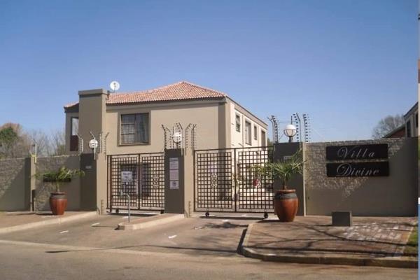 VILLA DIVINE - PARKDENE - BOKSBURG - GAUTENG
Small Secure Complex with only 6 ...