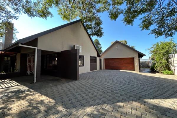 Modern house for sale with 1487 m2 erf size.
Situated in a popular street and area in Kimberley.
Featuring 4 bedrooms with bic&#39;s, 3 ...