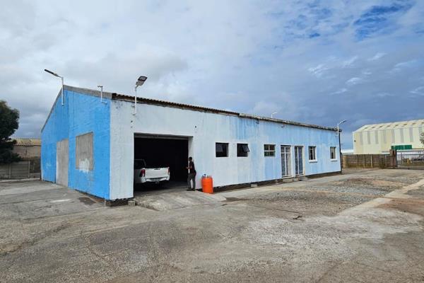 Secure warehouse for sale in Atlantis Industrial.

Key features:
• Large open-plan ...