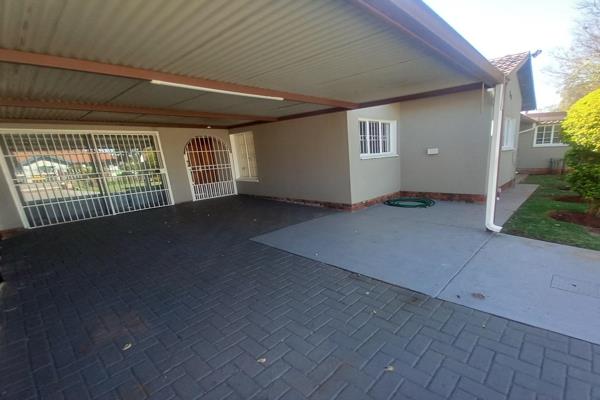This amazing property is available now for rental in Rayton.

This property offers a very spacious Lounge and Dining room that can fit ...