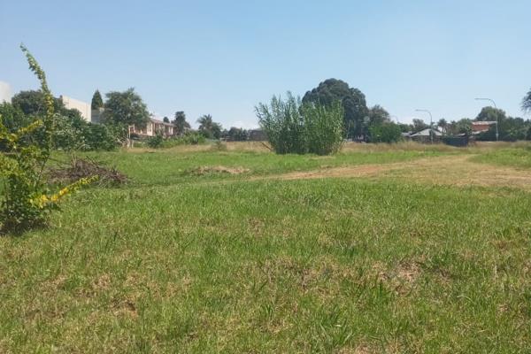 Vacant Land in prime position close to all amenities and travel routes with approved ...